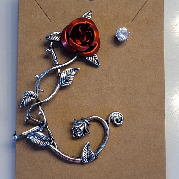 HOT TOPIC BLACKHEART Brand Silver-tone Red Rose Ear Cuff - Picture 4 of 16